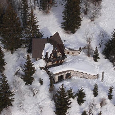 Le Chalet Pointu De Capucine Villa Bourg-Saint-Maurice Luaran gambar